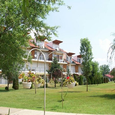 Cserke Napfeny Apartman Cserkeszolo Ngoại thất bức ảnh