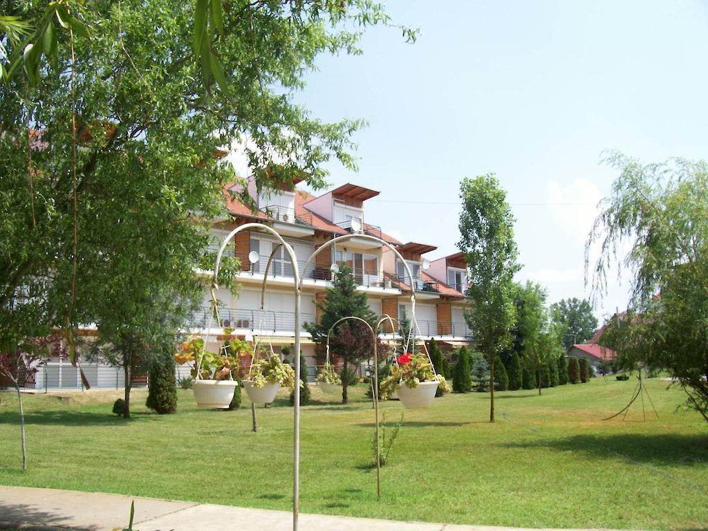 Cserke Napfeny Apartman Cserkeszolo Ngoại thất bức ảnh